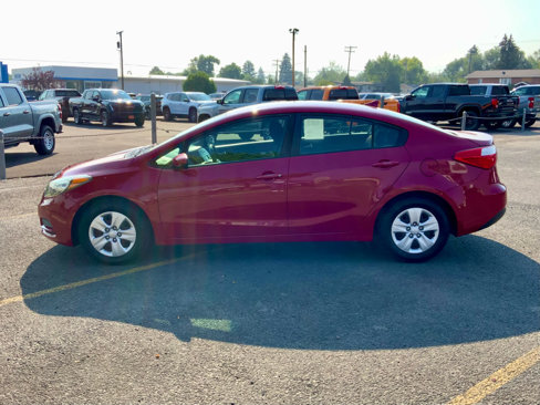 Used 2016 Kia Forte LX image 2