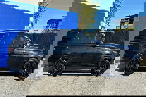 Used 2019 Land Rover Range Rover Supercharged image 2