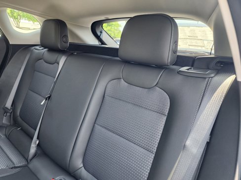 Used 2025 Chevrolet Trax LT w/ LT Convenience Package image 13