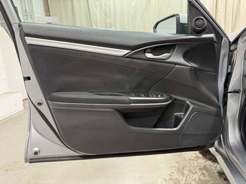 Used 2019 Honda Civic EX image 8