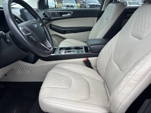 Used 2023 Ford Edge Titanium w/ Cargo Accessory Package image 18