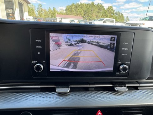 Used 2022 Kia Carnival LX image 19