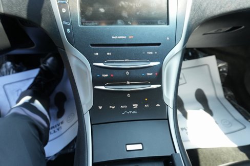 Used 2016 Lincoln MKZ AWD image 20