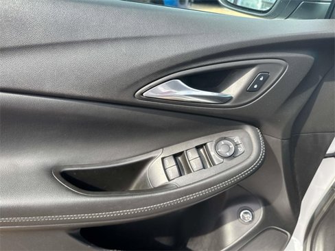 Used 2022 Buick Encore GX Select w/ Sport Touring Package image 25