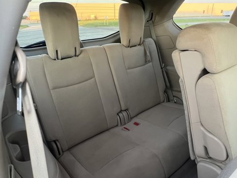 Used 2014 Nissan Pathfinder S image 14