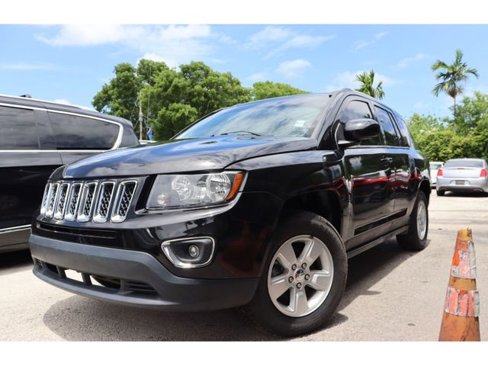 Used 2016 Jeep Compass Latitude image 1