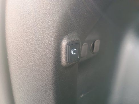 Used 2022 Jeep Cherokee Limited image 14
