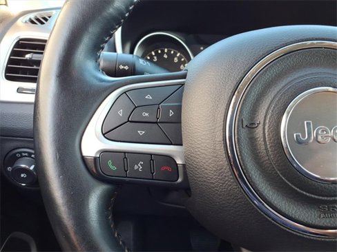 Used 2017 Jeep Compass Latitude image 19