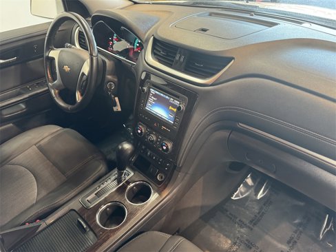 Used 2017 Chevrolet Traverse LT image 28
