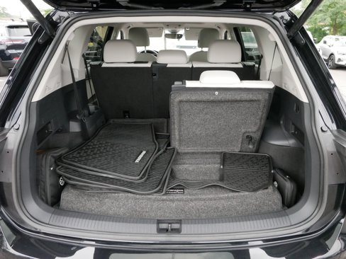 Used 2020 Volkswagen Tiguan SEL w/ 3rd Row Seat Package image 18