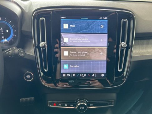 New 2025 Volvo XC40 B5 Core w/ Protection Package Premier image 10