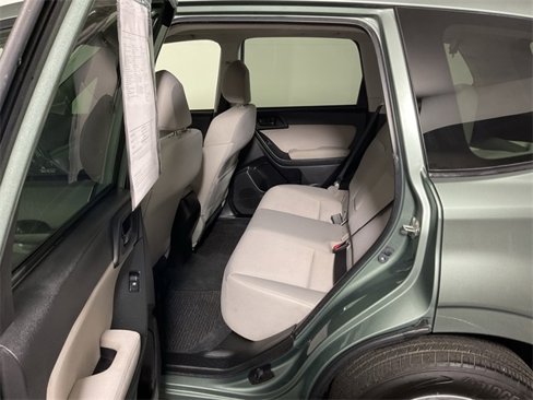 Used 2015 Subaru Forester 2.5i Premium image 32