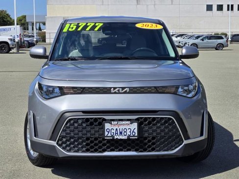 Used 2023 Kia Soul LX w/ LX Technology Package image 2
