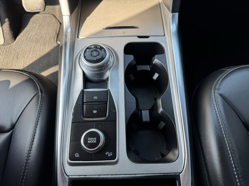 Used 2022 Ford Explorer XLT w/ Equipment Group 202A image 17