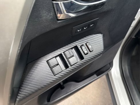 Used 2015 Toyota RAV4 Limited image 35