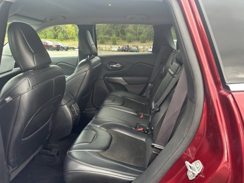 Used 2019 Jeep Cherokee Latitude Plus w/ Cold Weather Group image 15
