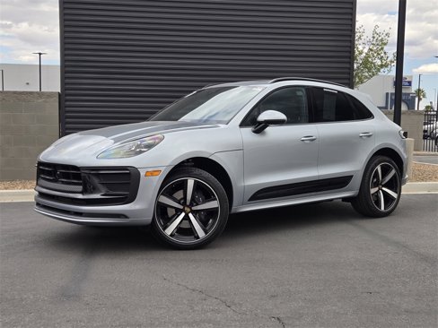 Certified 2025 Porsche Macan Turbo image 1