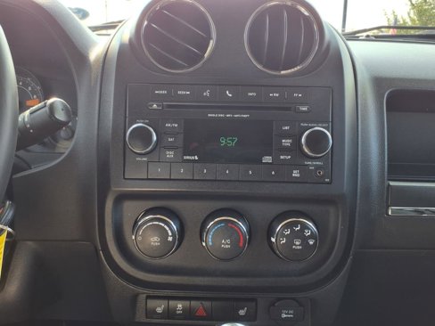 Used 2017 Jeep Patriot Latitude image 23