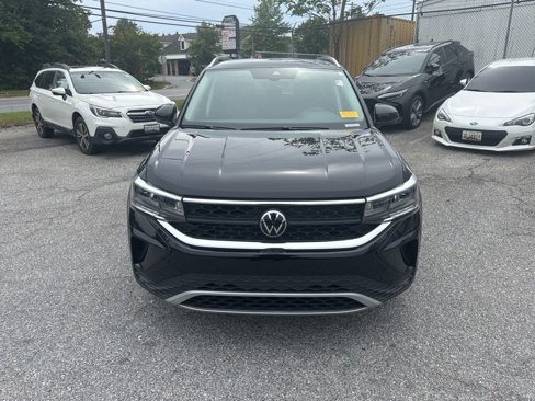 Used 2023 Volkswagen Taos SE image 2