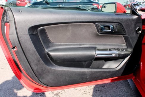 Used 2016 Ford Mustang Convertible image 10