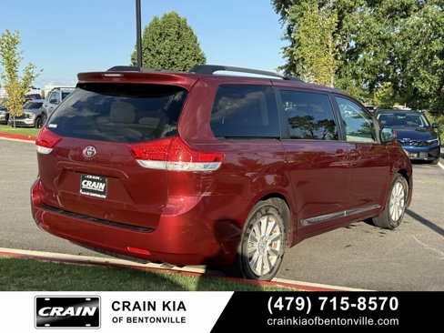Used 2013 Toyota Sienna LE image 4