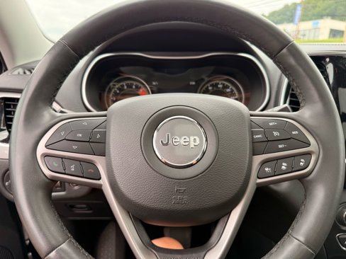 Used 2022 Jeep Cherokee Limited image 15