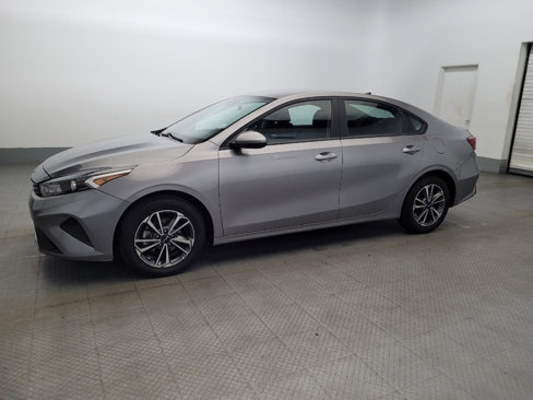 Used 2023 Kia Forte LXS image 2