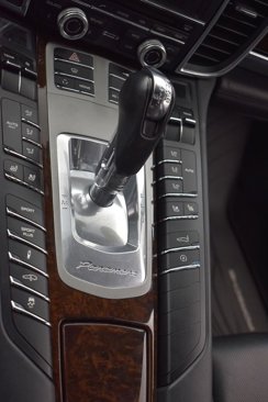 Used 2010 Porsche Panamera image 16