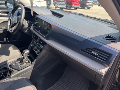 Certified 2024 Volkswagen Taos SE image 23