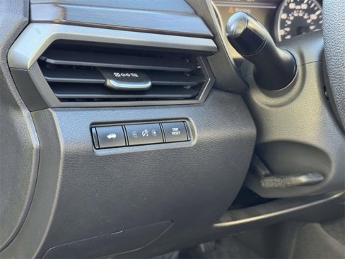 Used 2024 Nissan Altima 2.5 SV image 10