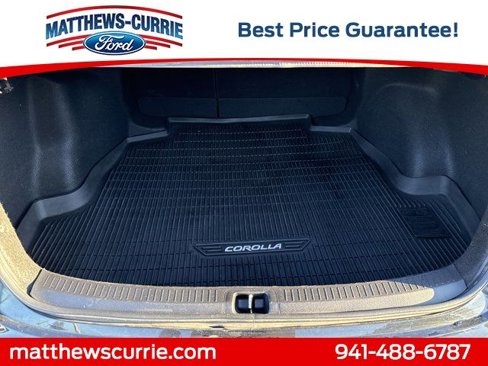 Used 2021 Toyota Corolla LE image 12