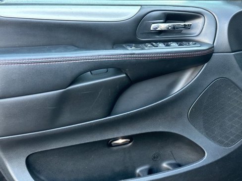Used 2018 Dodge Grand Caravan GT image 11
