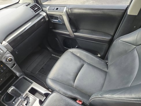 Used 2015 Toyota 4Runner Limited image 18