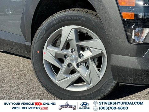 Certified 2025 Hyundai Kona SE image 4