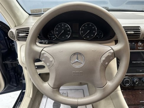 Used 2005 Mercedes-Benz C 240 4MATIC Sedan image 21