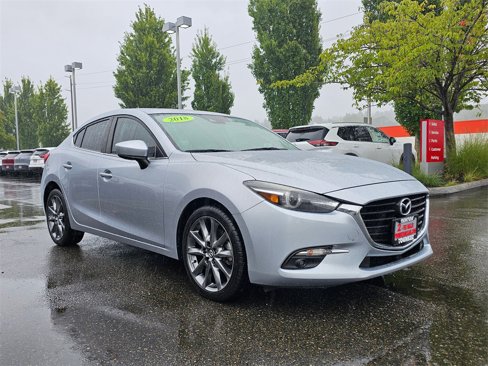 Used 2018 MAZDA MAZDA3 Grand Touring image 3