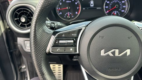 Used 2022 Kia Forte GT-Line w/ GT-Line Premium Package image 17