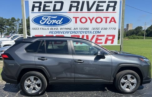 Used 2022 Toyota RAV4 XLE image 1