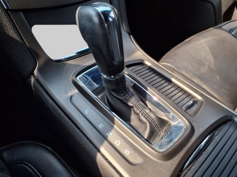Used 2015 Lincoln MKS AWD image 14