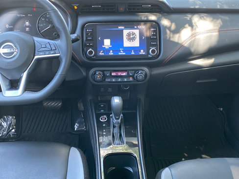 Used 2023 Nissan Kicks SR image 19