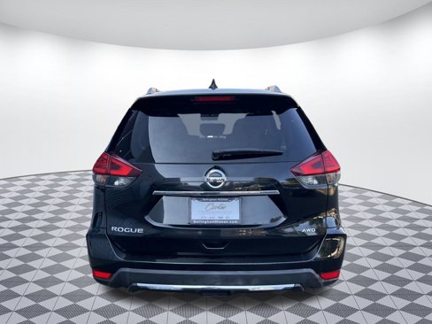 Used 2017 Nissan Rogue S w/ S Appearance Package image 4