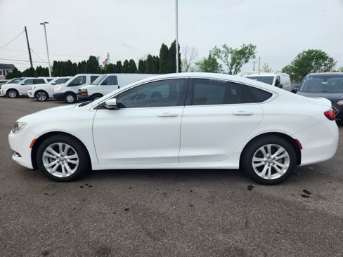 Used 2017 Chrysler 200 Limited Platinum image 14