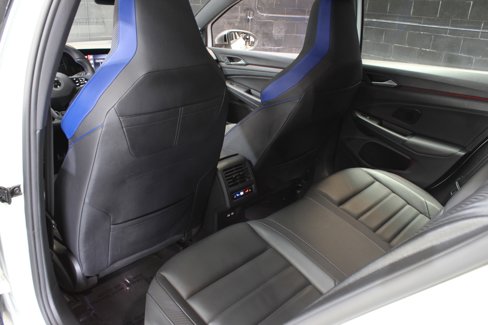 Used 2022 Volkswagen Golf R image 36