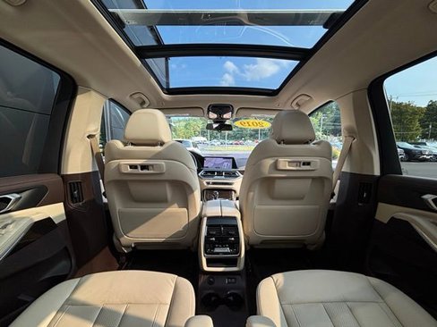 Used 2019 BMW X7 xDrive40i w/ Cold Weather Package image 49