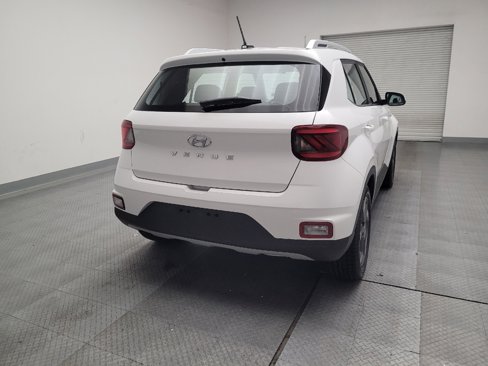 Used 2023 Hyundai Venue SEL image 7