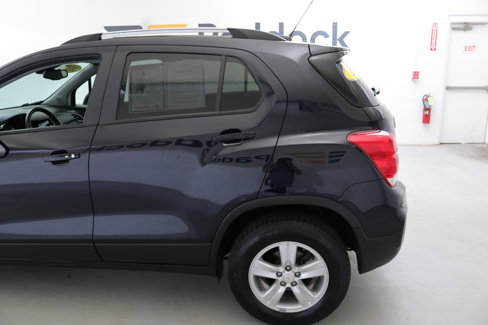 Used 2022 Chevrolet Trax LT w/ LT Convenience Package image 5