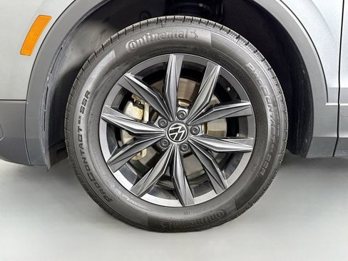 Used 2022 Volkswagen Tiguan SE image 28
