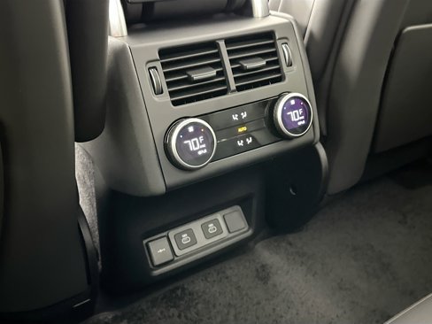 Certified 2025 Land Rover Discovery Dynamic SE image 24