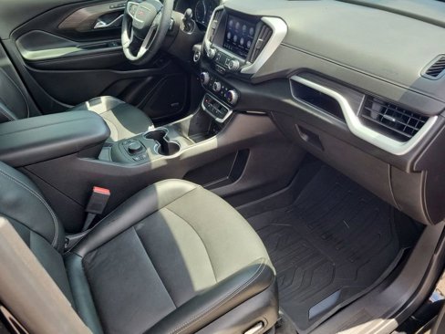 Used 2024 GMC Terrain SLT w/ Infotainment Package II image 23