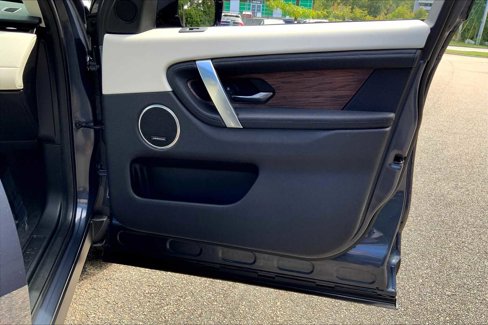 Used 2025 Land Rover Discovery Sport S image 21
